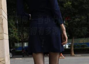 IESS异思趣向 – 当小七的一字肩短裙遇上美图，这壁纸得有多诱惑，才算不白活！
