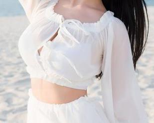 MiStar魅妍社 – 糯美子Mini的丝袜图集更新：一秒变身“袜”神！