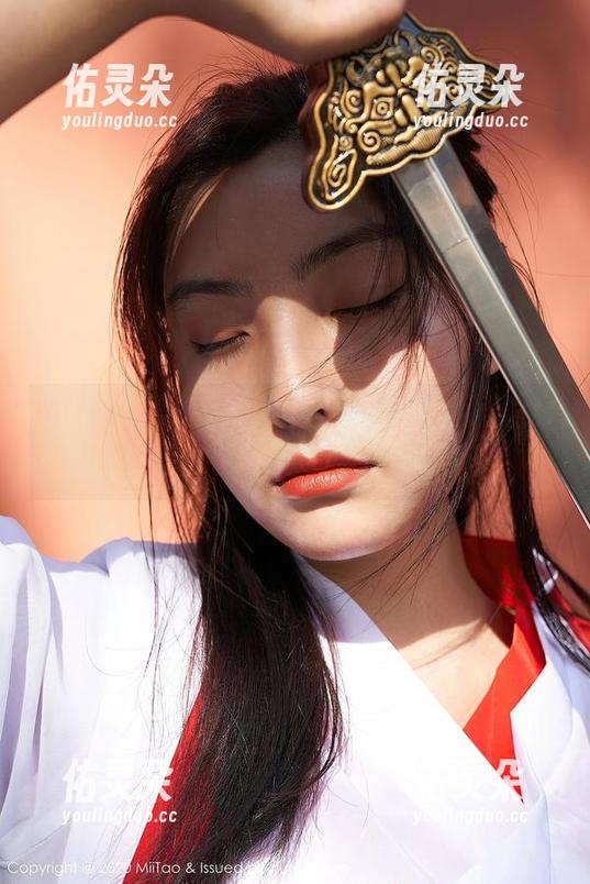 MiiTao蜜桃社-小魔女lily MiiTao蜜桃社 - 纯白色的忧伤,小魔女lily的写真图册太真实了