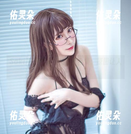 Sakiiii翎柒 Sakiiii翎柒的空姐姿势全集:原图让人忍不住想多看几遍!