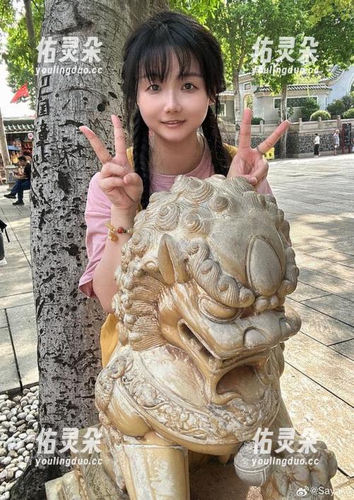 凑阿库娅的最新图册：Sayako＿今年4岁出道了，一秒让你释怀！