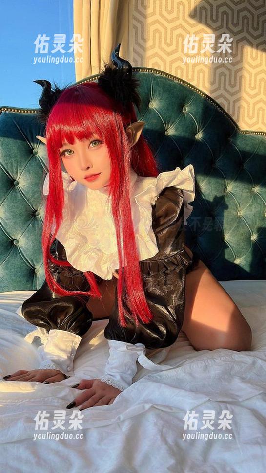 SayoMomo的美腿私拍：腿长不是罪，反正我也不想洗衣服！