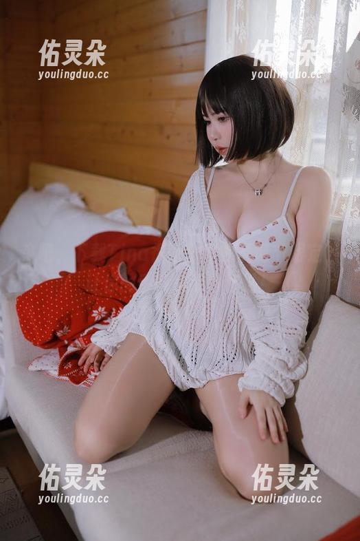 来吧，下载Tina很妖孽呀的圣诞节限定，让你的手机也过个节日！