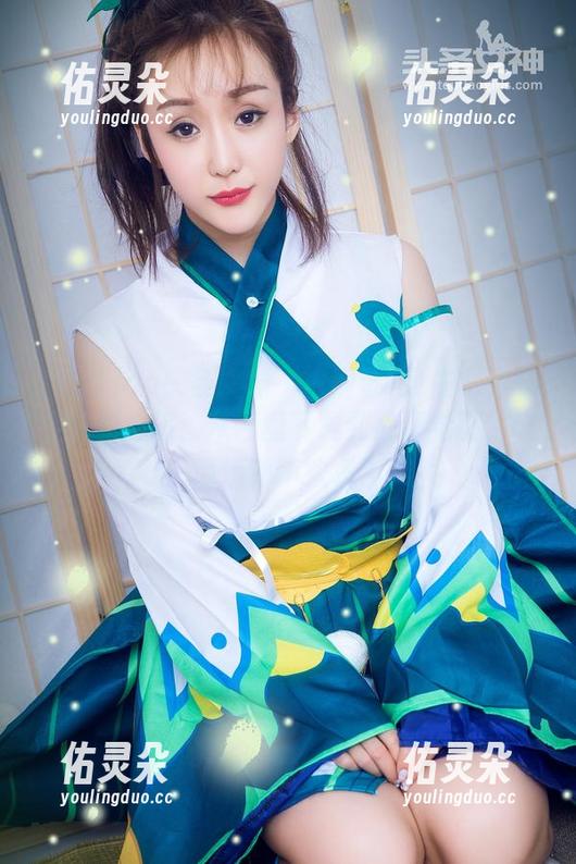TouTiao头条女神-古丽苏·阿依木 TouTiao头条女神 - 古丽苏·阿依木的奇妙瑜伽之旅:从网盘下载到心灵觉醒,谁说运动不欢乐?