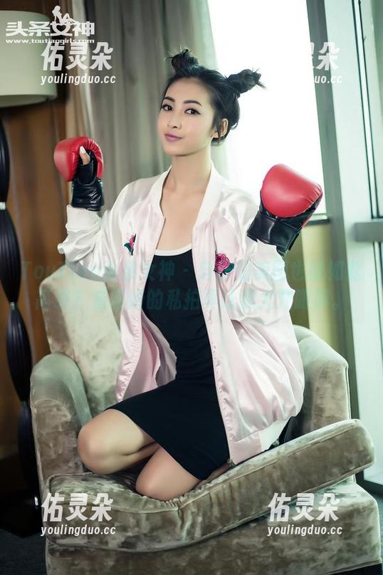 TouTiao头条女神-崔昭妍 TouTiao头条女神 - 自己的美图也能如此高级?崔昭妍的私拍真让我大开眼界。
