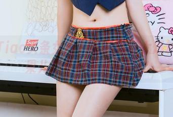 TouTiao头条女神 – 私拍教室大爆料：松果儿的奇妙课桌风景！