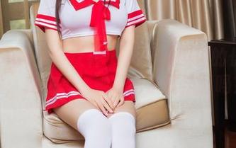 TouTiao头条女神 – 精选萌琪琪的长腿大片：我在想，她是吃了魔法豆吗？