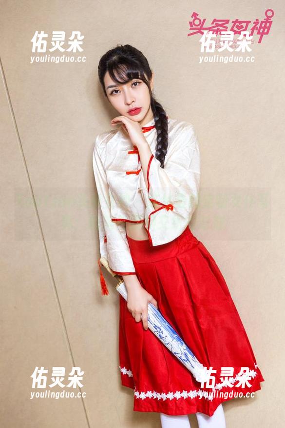TouTiao头条女神-陈怡曼 TouTiao头条女神 - 陈怡曼的定制女仆写真:细腻与腼腆交织的时刻