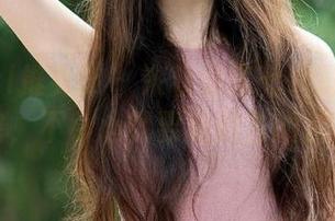 TuiGirl推女郎 – 来看看李七喜最新美脚图包，不小心就要陷进去的那种！
