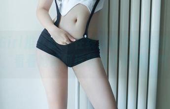 TuiGirl推女郎 – 在线探秘李七喜的夏天写真，看看她如何玩转这个季节的气息！