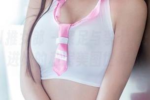 TuiGirl推女郎 – 裸足与李七喜：偷偷溜进她的私房美图世界！