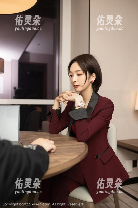 Xiuren秀人网-Jennifer小若 Xiuren秀人网 - 看Jennifer小若的御姐原图,每一帧都在说“再看一眼嘛”!