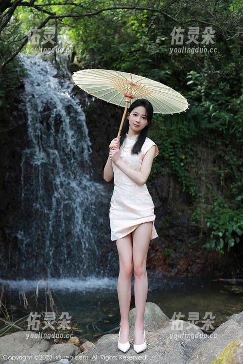 Xiuren秀人网-乔伊joy Xiuren秀人网 - 乔伊joy教你:怎么靠私拍连衣裙提升你的格调?
