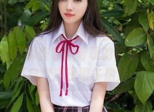 Xiuren秀人网 – 户外私拍的周于希sandy，原图里那些若隐若现的姿态，脑海中不自觉浮现很多想法…