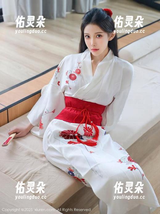 Xiuren秀人网-小逗逗 Xiuren秀人网 - 小逗逗的比基尼曝光:图库里的颠覆与启示