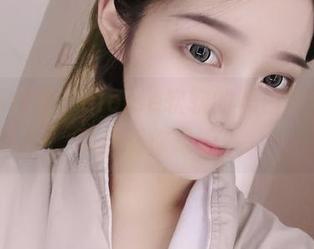 还在等什么？eloise软软的黑白图集，免费送到你眼前！