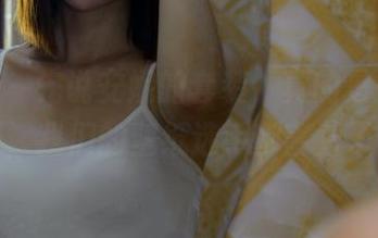 pans – 先说安妮的套装，真的是一幅美图，我们的壁纸选手都害羞了！