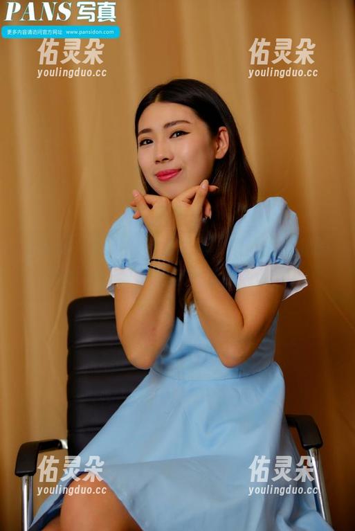 pans-默默 pans - 默默的校服写真,瞬间点燃我的少女心,真想把这壁纸肆意收藏!
