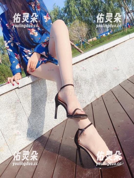 丝月神 微密圈 - 作品集大揭秘:丝月神的长裤高跟灰咖丝密码,千言万语不如一起看!