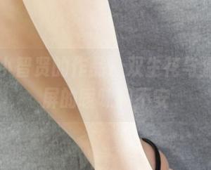 丽柜 – 小智贤的作品：双生花与温情，满屏的暧昧和不安