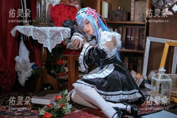 九言 当九言遇上2B嫁衣:无圣光写真里藏着的荒谬与魅力!