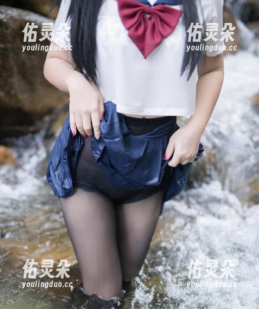 你烨烨 修女风的私房写真:你烨烨,你是在逗我吗?