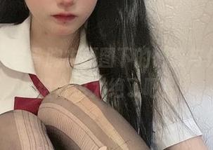 倦倦喵：鱼骨胸衣原图下的懒散与优雅，这组合也太绝了吧！