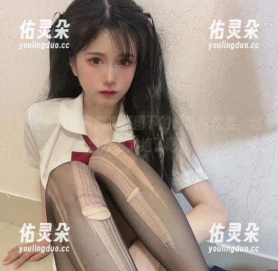 倦倦喵 倦倦喵:鱼骨胸衣原图下的懒散与优雅,这组合也太绝了吧!