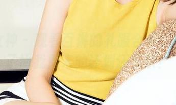 克拉女神 – 观看百琳的礼服合集：她的裙子比我周末的计划还复杂！