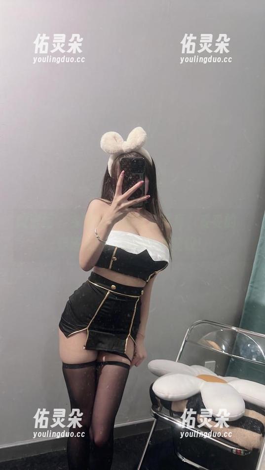兔宝妮to 微密圈 - 兔宝妮to的套装写真,妥妥的‘穿搭大师’也忍不住赞叹!