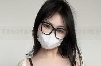 微密圈 – 可爱的肉巴的泳装写真：我们聊聊那些被窝里的奇怪想法！