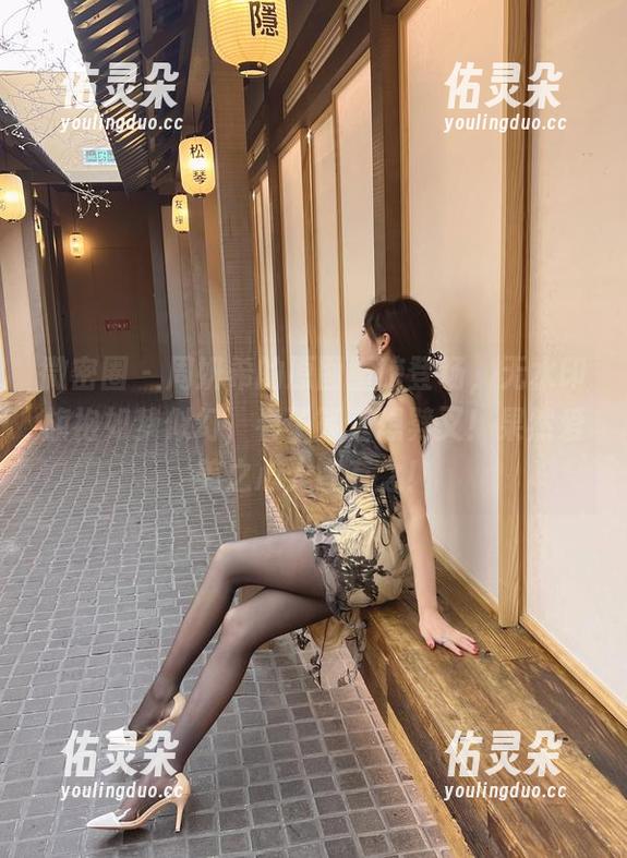 周妍希 微密圈 - 周妍希的原图重磅登场,无水印旗袍如梦似幻,看了简直想劈叉!果然爱美之心人皆有之!