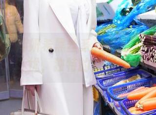 微密圈 – 周妍希黑丝系列：无圣光何以解忧，独特的摩擦感