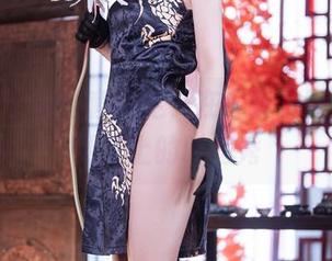 失眠小宁的全套裸足，在深夜捣腾出了一场床上的时尚秀