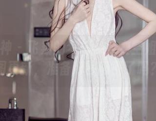 头条女神 – 飞翔的梦想：乔安空姐最新美图更新，准备好被吸引了吗？