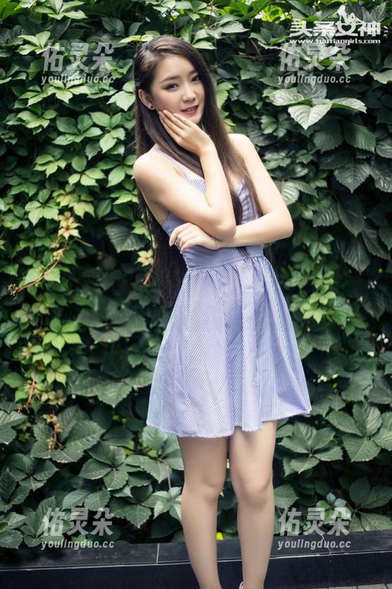 头条女神-钟晴 头条女神 - 钟晴的空姐写真:分享一份云端的优雅与美好!