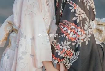 谁说黑丝只有性感？安曜曜的写真让人感受到细腻的美！
