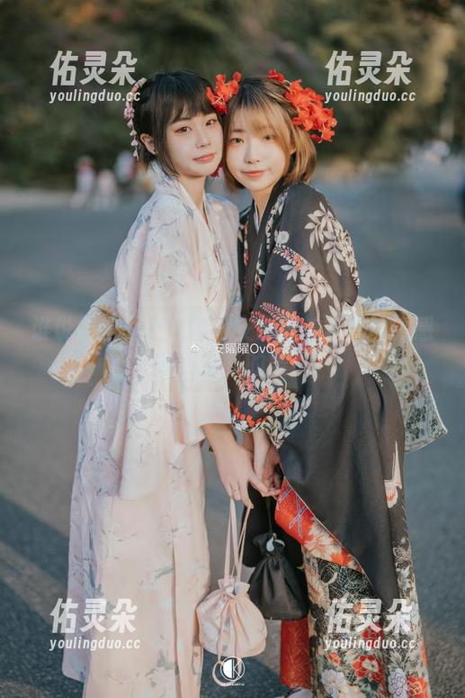 谁说黑丝只有性感？安曜曜的写真让人感受到细腻的美！