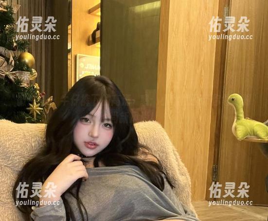 小优优子 微密圈 - 牛仔裤下的高清誘惑:小优优子带你领略时尚新风尚!