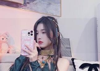 小小奶瓶儿的自拍，壁纸级别的美图，嘴角一扬心飞扬！