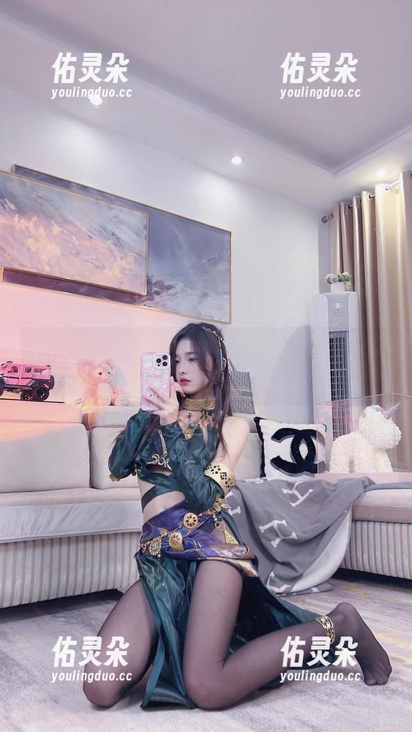 小小奶瓶儿 小小奶瓶儿的自拍,壁纸级别的美图,嘴角一扬心飞扬!