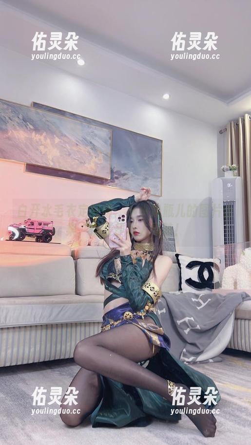小小奶瓶儿 白开水毛衣定制版:小小奶瓶儿的图片合集,清淡却耐人寻味!
