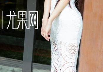 尤果网 – 曼曼的泳衣精选：波浪、阳光和一点小撩拨，真是……