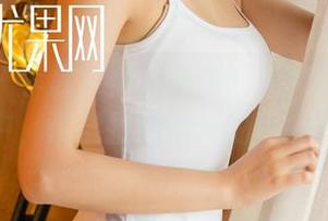 尤果网 – 李思宁最新圣诞套图：节日气氛中，谁能拒绝这样的诱惑？