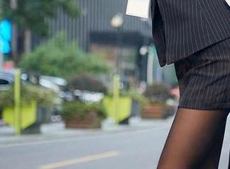 尤蜜荟 – 天台惊艳瞬间：李芯儿惊艳写真背后，是怎样的剪影故事在呼唤？