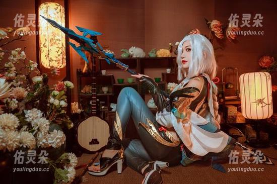 希希_啾 看!希希_啾的美图精选,阿狸路特斯直接打破我的审美底线!
