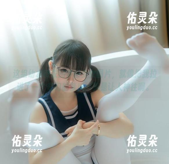 幼水铃衣 这组幼水铃衣的梦浴少女图片,就像把我拉进了一个奇幻的梦境,真是让人神往啊。