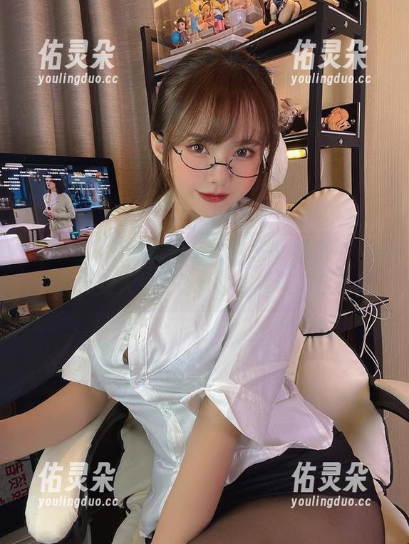 张思允 微密圈 - 看着张思允的牛仔短裤原图,我开始怀疑人生,为什么我没有这腿?!