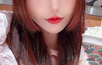彩芸_Nebula的美图：我女友的那些迷人瞬间，在线随时享受！