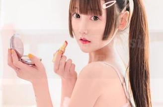 天使or魔鬼？星野咪兔的写真cos让人起了一点点小坏心思。